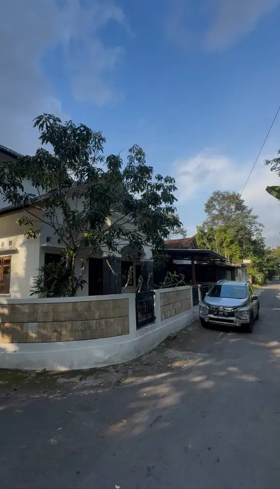 Rumah Jogja Dengan Pemasukan Bulanan! Rumah Tinggal + Kost 5 Kamar