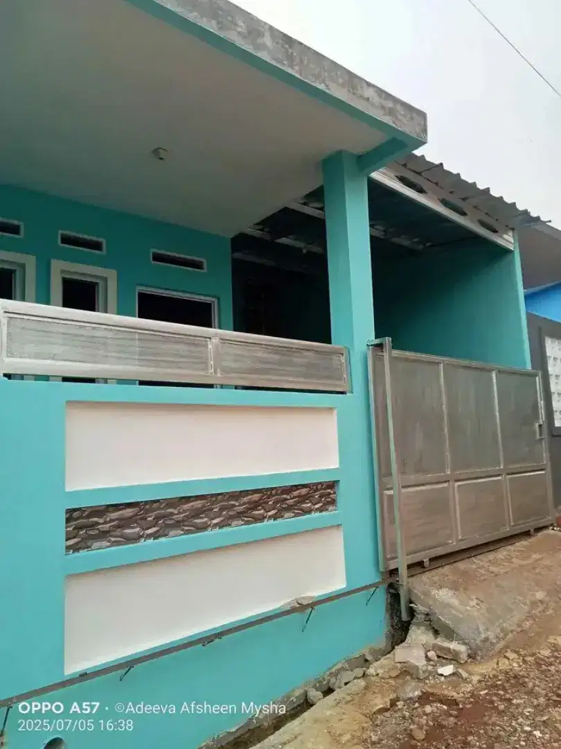 Rumah Baru Cluster Di Perkampungan Di Citayam