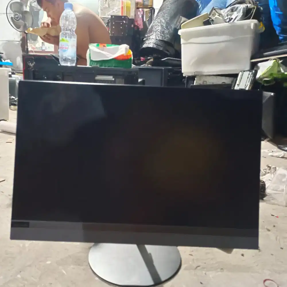 MENERIMA JUAL BELI MONITOR,PC,SPAREPART DLL