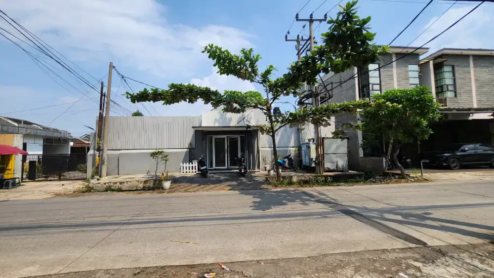 RUMAH DAN RUANG USAHA