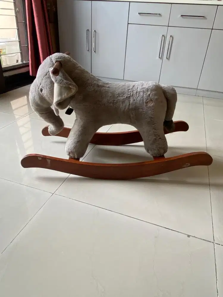 Mainan Anak Kursi Goyang Gajah