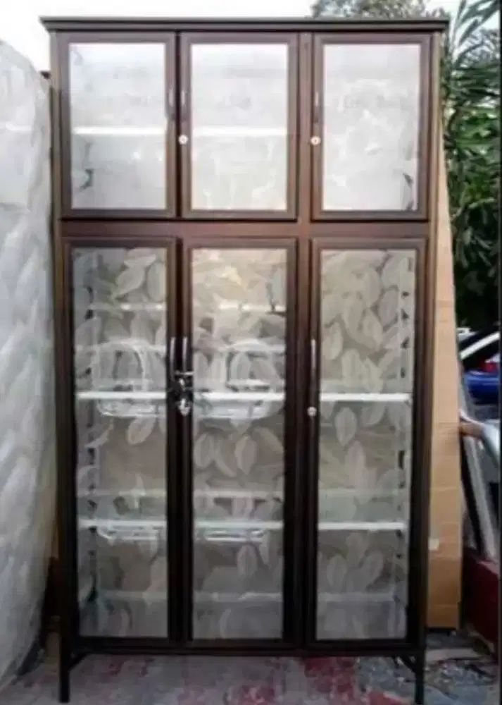 Rak Piring Aluminium 3 Pintu Frame Coklat Kaca Es 98-172