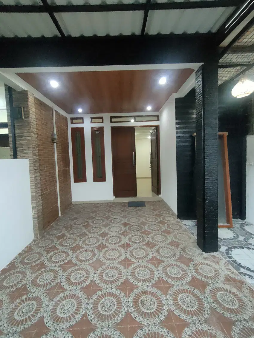 DI JUAL RUMAH PINGGIR JALAN JAGAKARSA JAKARTA SELATAN