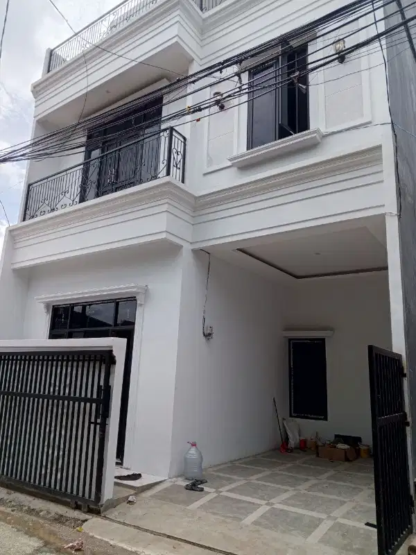 Rumah dijual 600 jutaan Jagakarsa 2,5 lantai