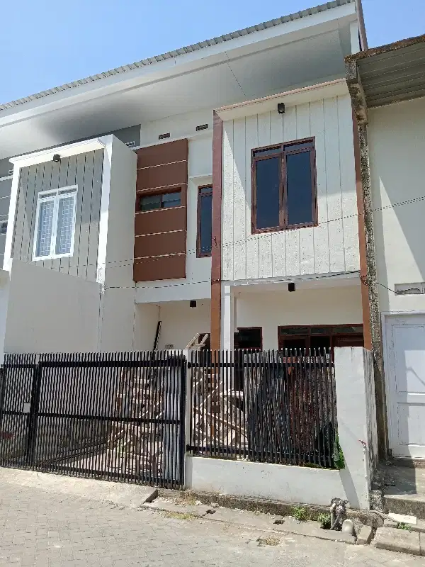 Rumah siap huni dlm kompleks perumahan sktr 300m poros pettarani