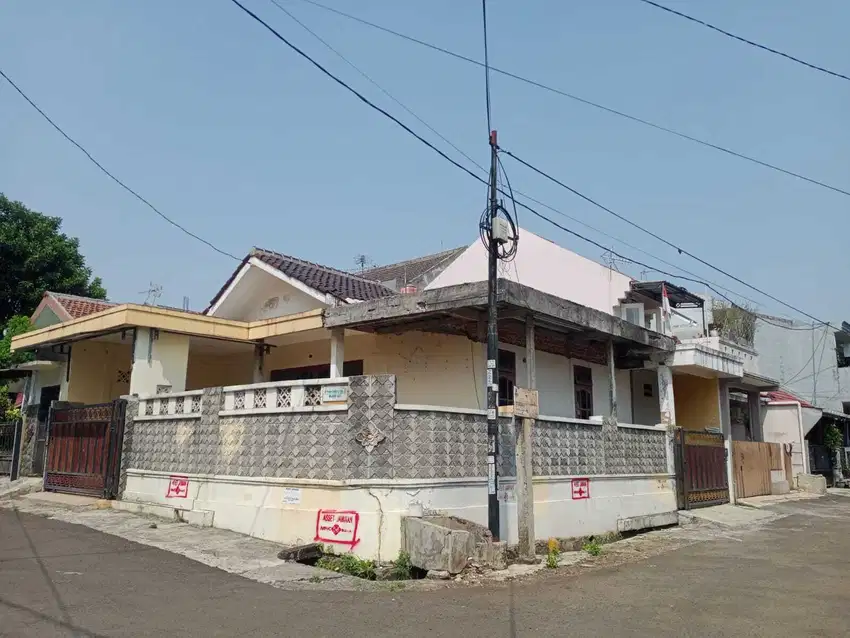 Dijual cepat rumah posisi Huk, ditaman cimanggu, tanah sereal