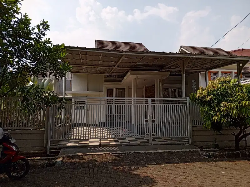 Dijual Rumah Hook siap huni di BCC Bukit Cimanggu City Cluster Oakwood