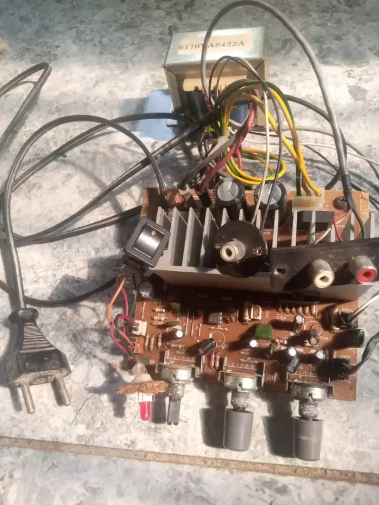 Power amplifier s aktif