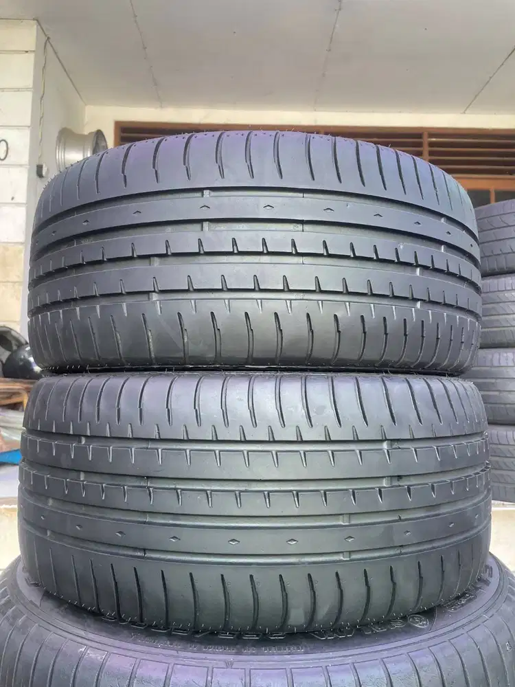 Ban Accelera PHI 235 35 r19 2Pcs