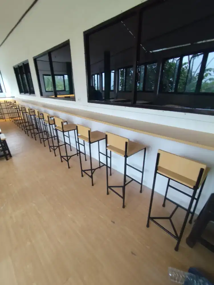 Meja bar ,kursi meja dan perlengkapan cafe