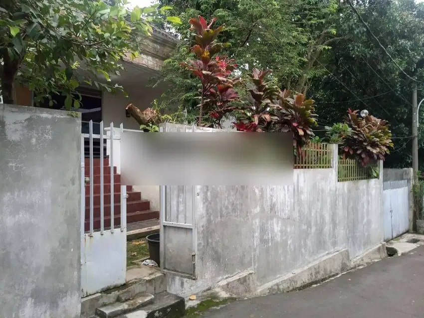 Rumah di Komplek Dg Tanah Luas, Banyak Kamar