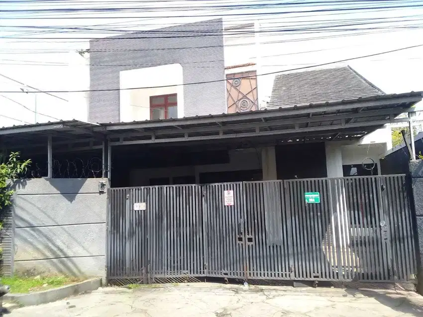 Disewakan rumah bagus bisa untuk kantor dekat ke jakarta selatanm