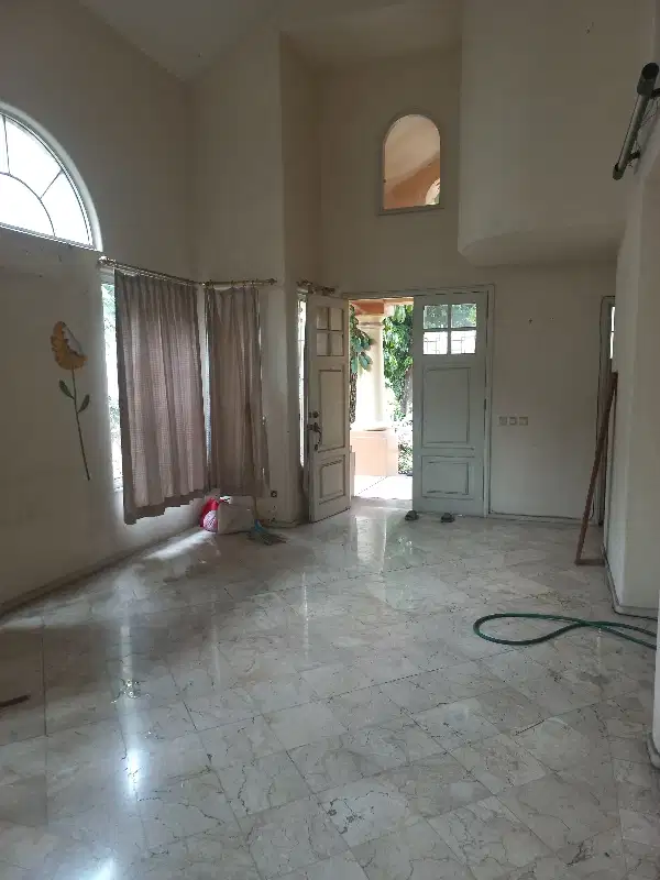 Dijual Murah Rumah 2 Lantai DiTaman Mediteranian Lippo Karawaci