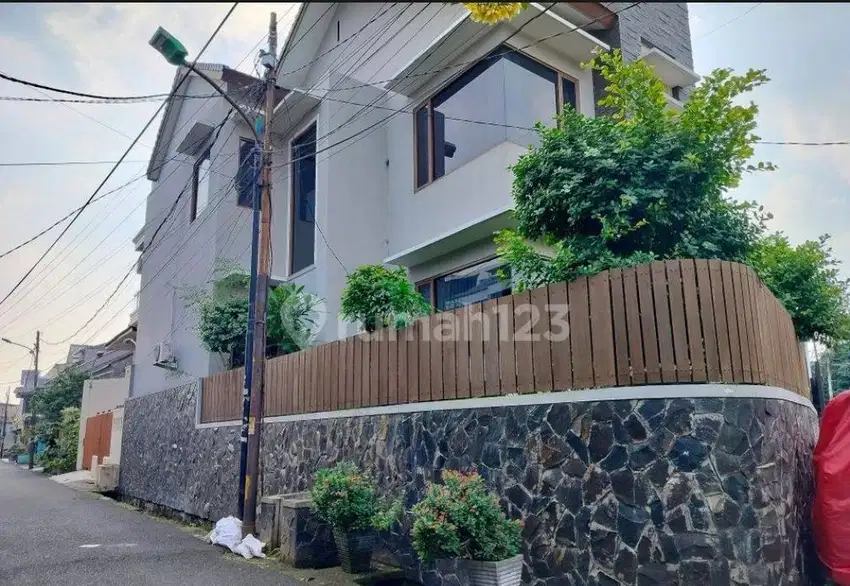Rumah Huk Siap Huni Sangat Asri Dan Cantik Ngantong
