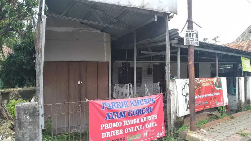 Dijual  Rumah Tua di  Pinggir Jalan Raya Mawar Merdeka Bogor Tengah
