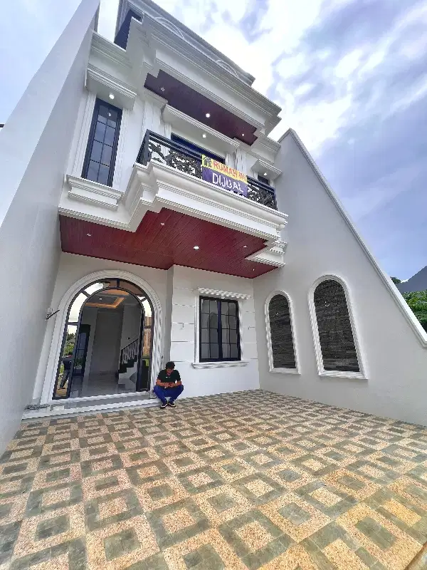 RUMAH BARU DALAM KOMPLEK BESAR AKSES 2MOBIL JAGAKARSA