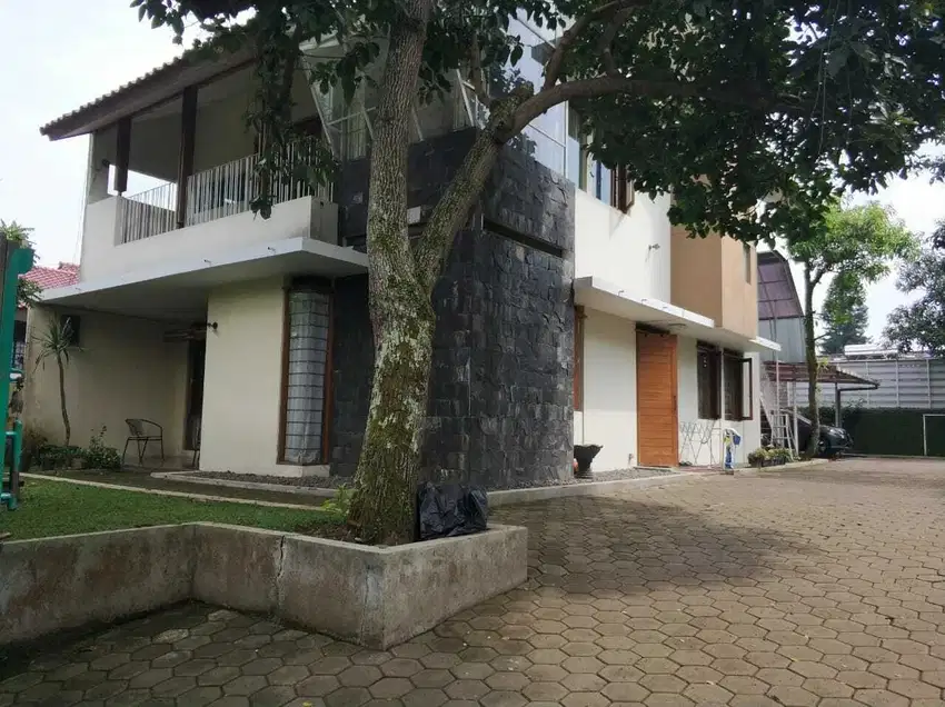 Rumah Bagus 2 Lantai di Sayap Dago Bandung Utara