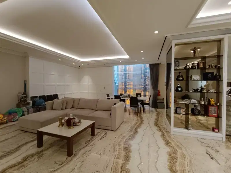 Di Jual Rumah Royal Gading Mansion jkt