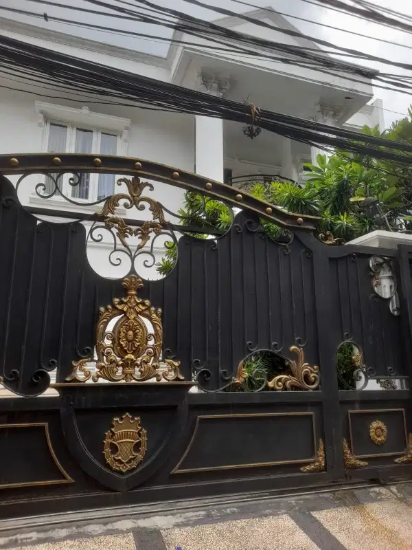 Dijual rumah klasik eropa di tebet siap huni lokasi startegis