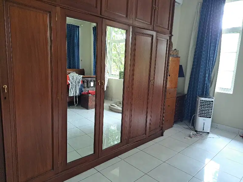 Rumah hook di perumahan jatiwarna Indah
