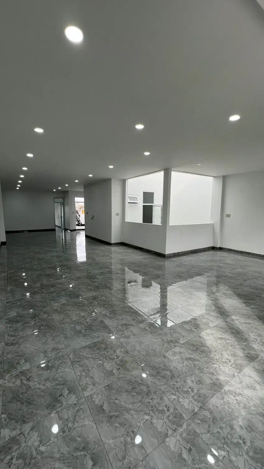 Rumah Luas Graha Metropolitan Helvetia Kondisi Sangat Terawat