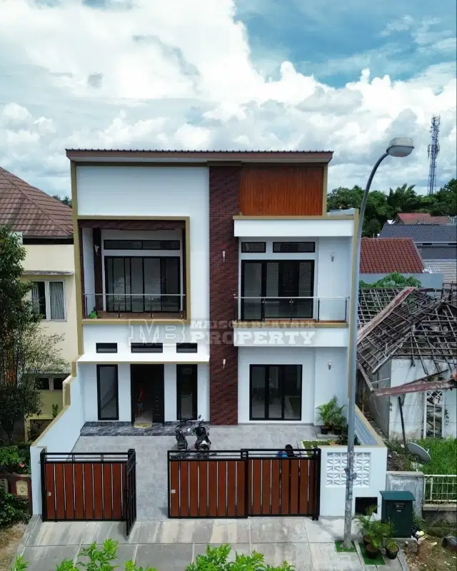 DI JUAL RUMAH MEWAH DI KENCANA LOKA