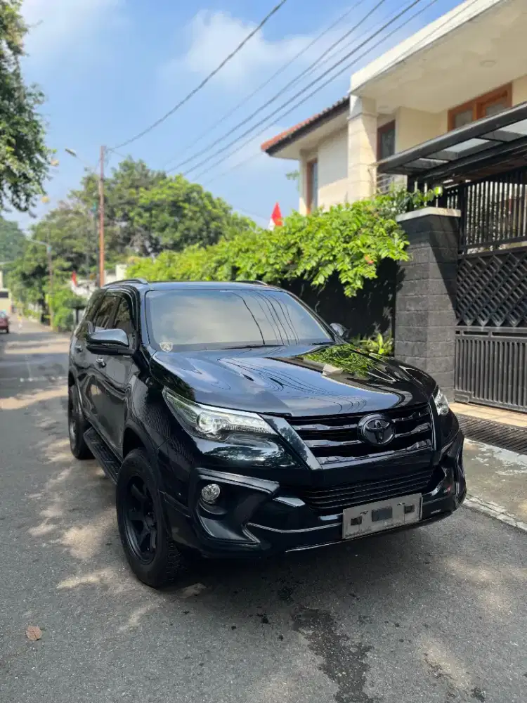 TOYOTA FORTUNER 2.4 VRZ TRD 2018