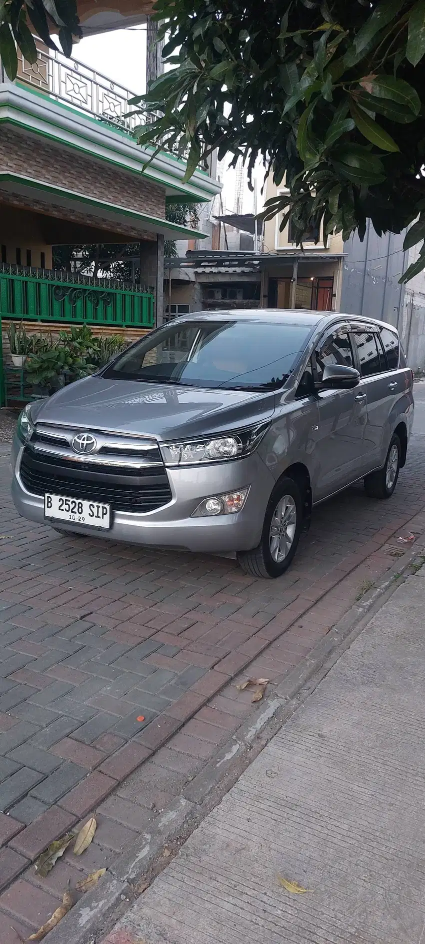 Kijang Innova Reborn 2.0 Bensin Matic AT 2019 Silver