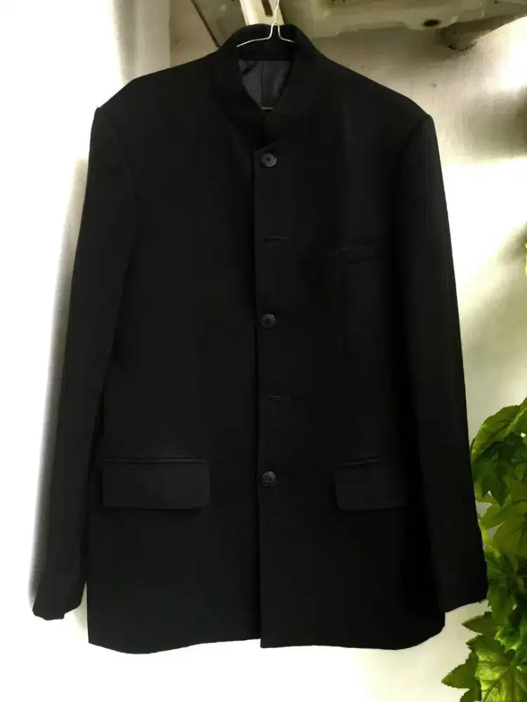 Satu stel jas formal