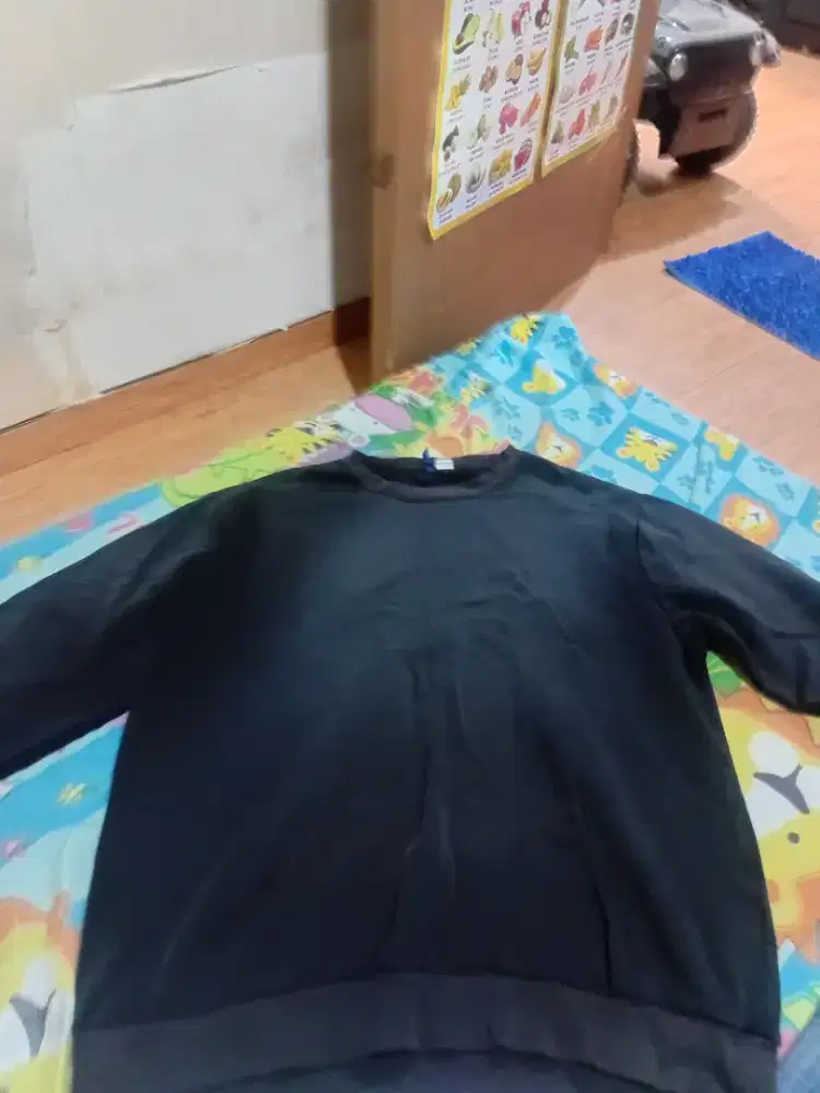 Dijual sweater h&m hitam size XL bekas