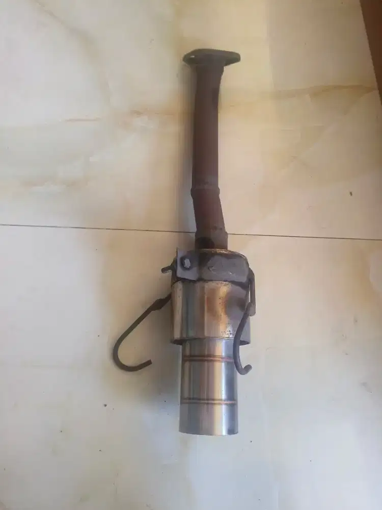 Muffler bold on brio