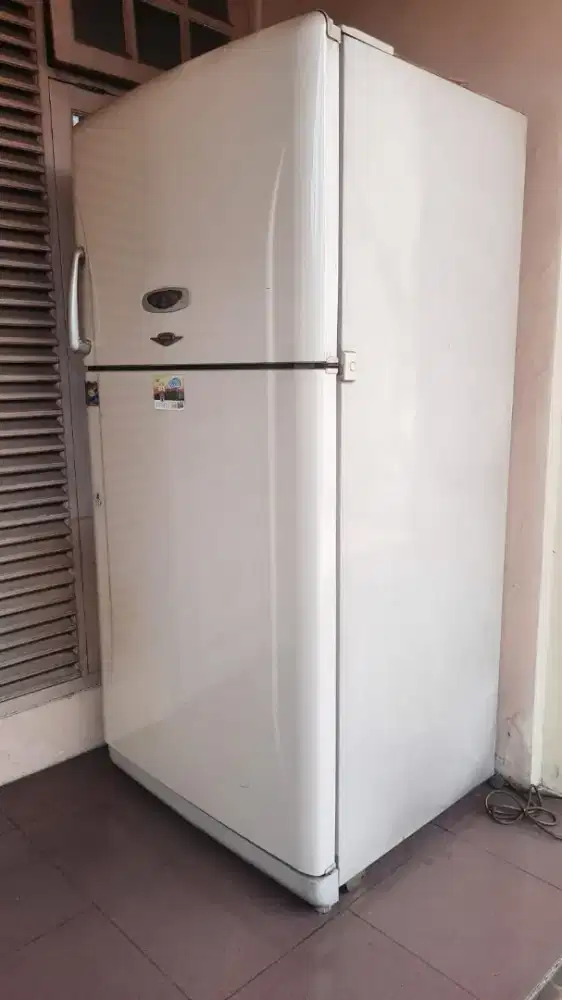 Kulkas rusak 625ribu net merk Daewoo 2pintu 780liter