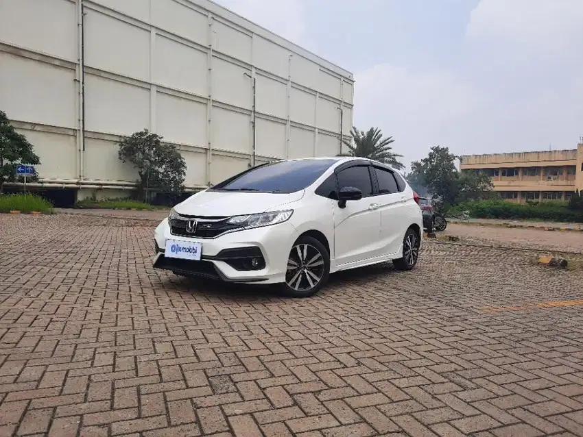 TDP 10JT Honda Jazz 1.5 RS Bensin-AT Putih 2018