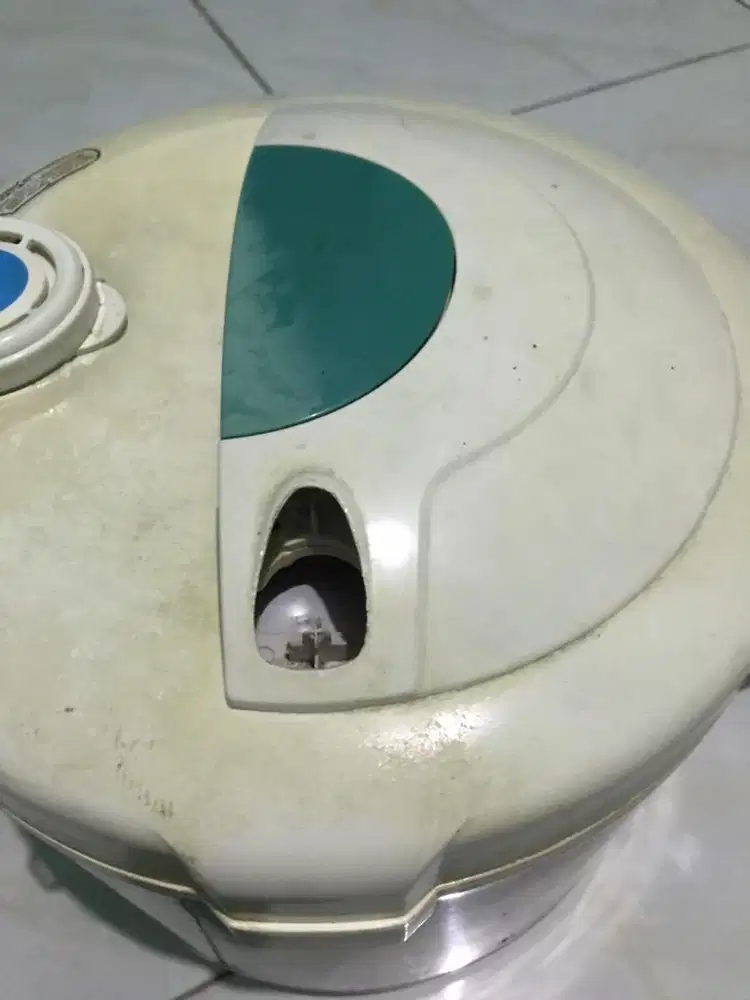 Magic Com alat masak Nasi