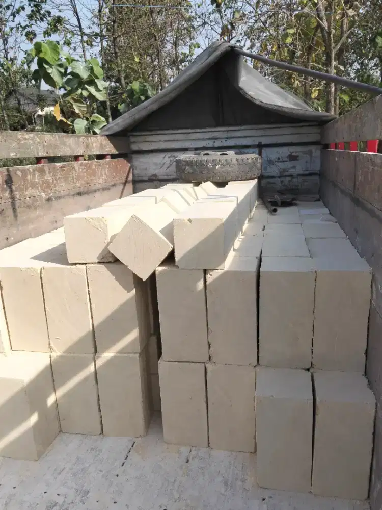 Batu kumbung pondasi