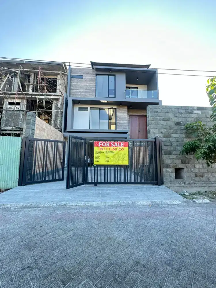 Rumah mewah 3 lantai di babatan pratama wiyung surabaya barat