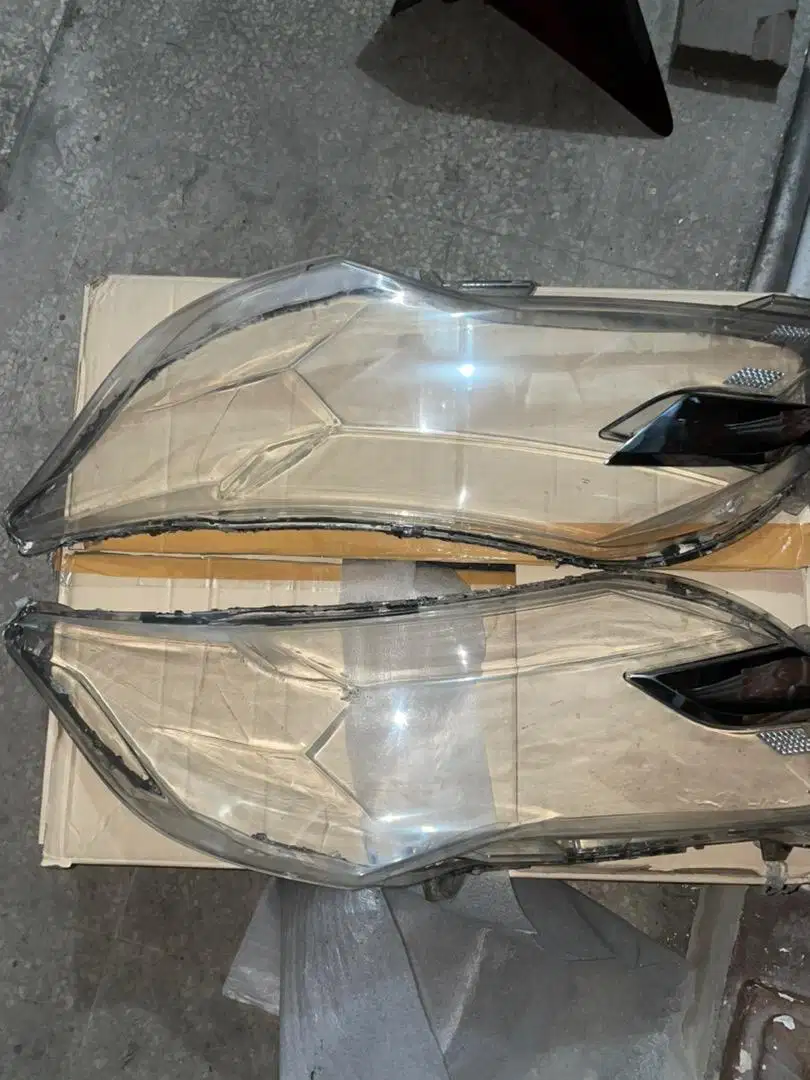 Mika kaca lampu depan all new pajero 2016-2020