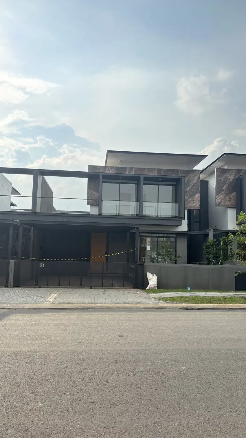 Mewah 2 lantai Anggapati kotabaru parahyangan