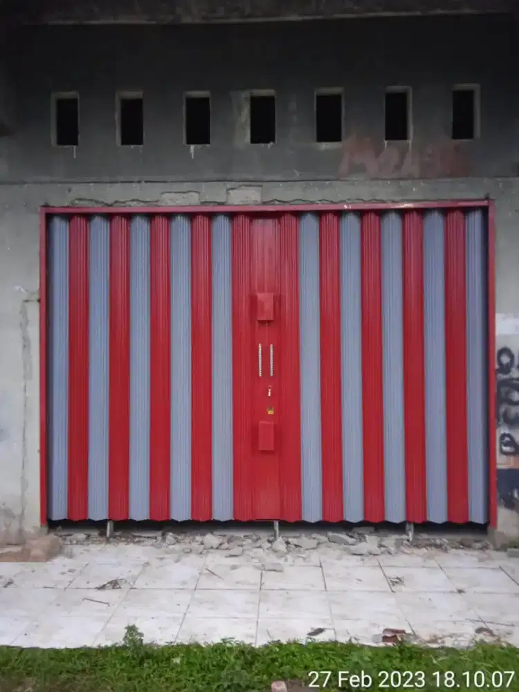 pintu pengaman Rolling Door dan Folding Gate sekitarnya