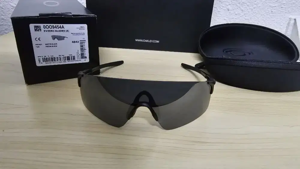 Oakley EvZero Blade (A) 0OO9454A Matte BlackJ Kacamata
Frame