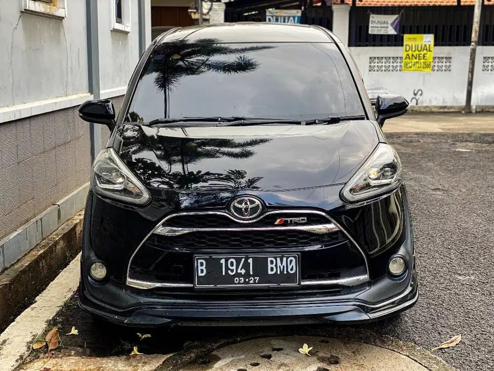 Sienta Q AT 2016 Hitam DP 5jt Cash Atau Kredit Terbaik SeOLX!