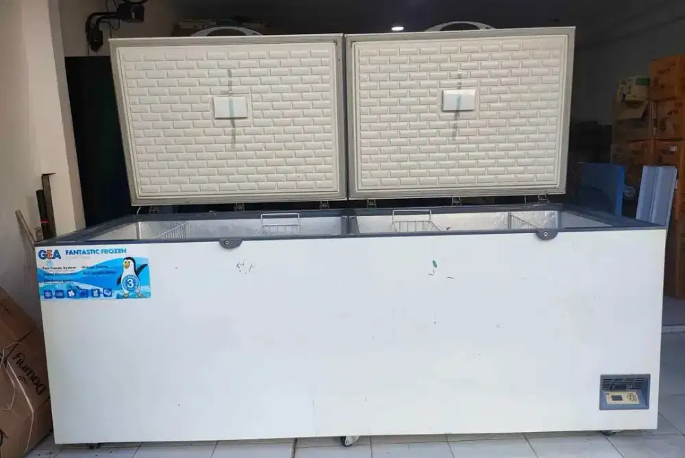 Frizer gea kapasitas 1200L