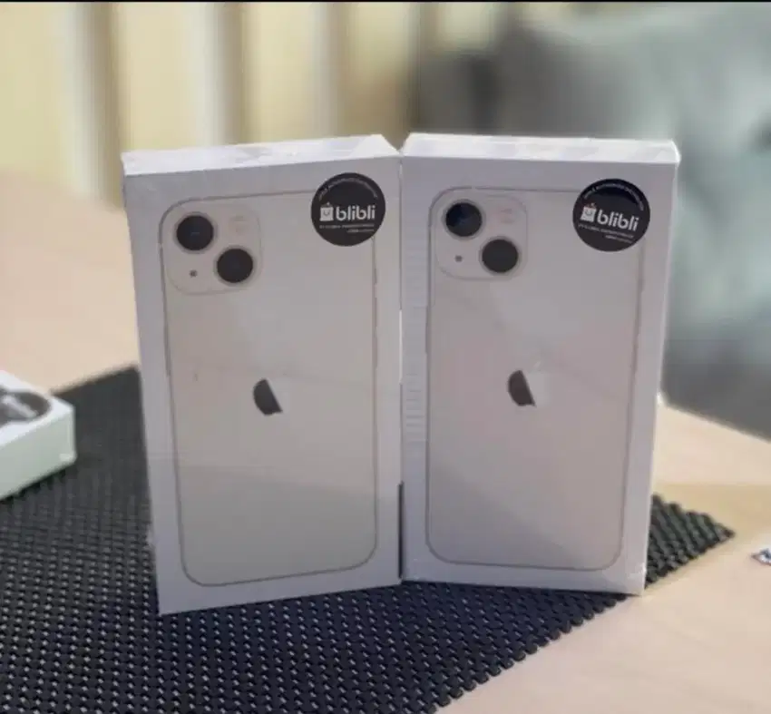iPhone 13 128GB Putih BNIB iBox Garansi 1 Tahun Black Boleh TT