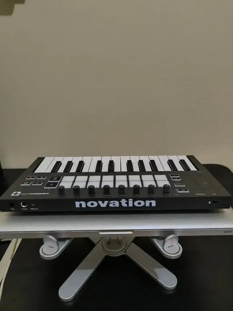 Midi Controller Keyboard Novation Launchkey Kayak Baru
