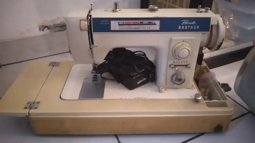 Mesin jahit portable Brother masih bgs siap pakai