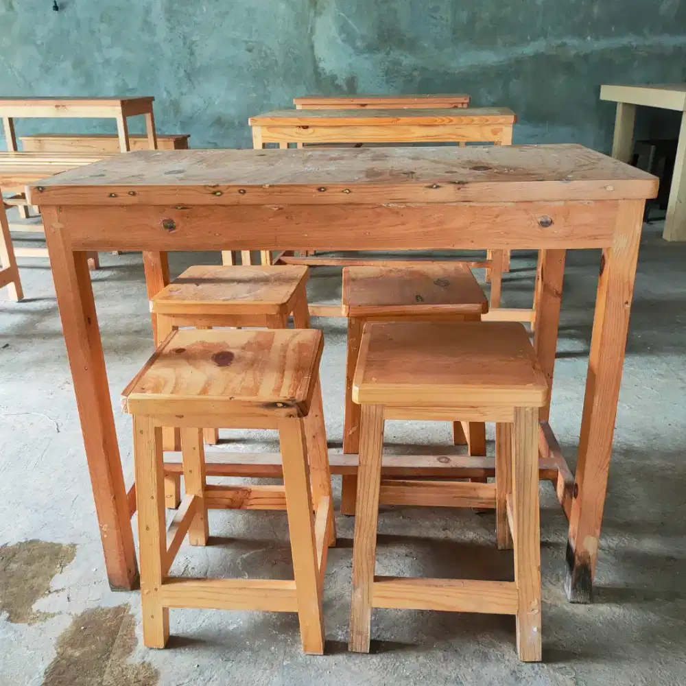 Meja dan Kursi Untuk Usaha