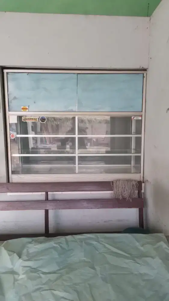 Etalase kaca warung murah bagus kuat