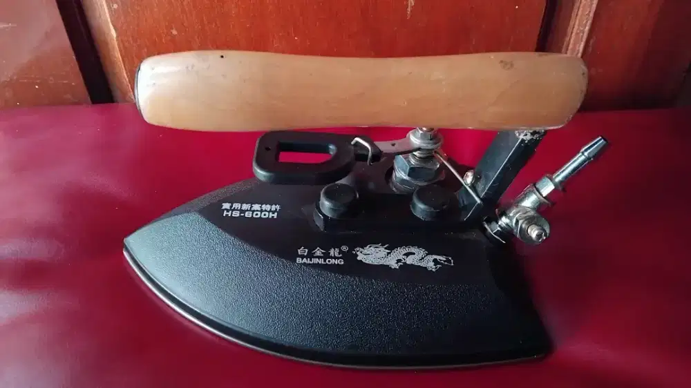 KEPALA SETRIKA UAP DAN GUNTING