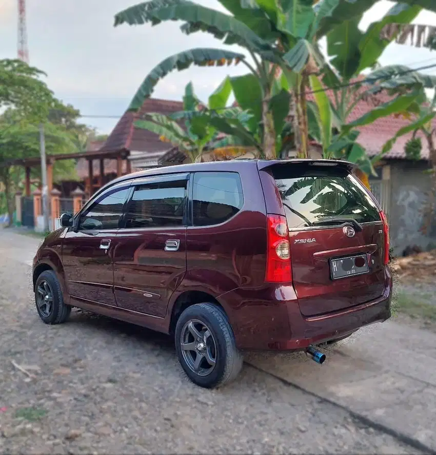 2010 Daihatsu Xenia Xi