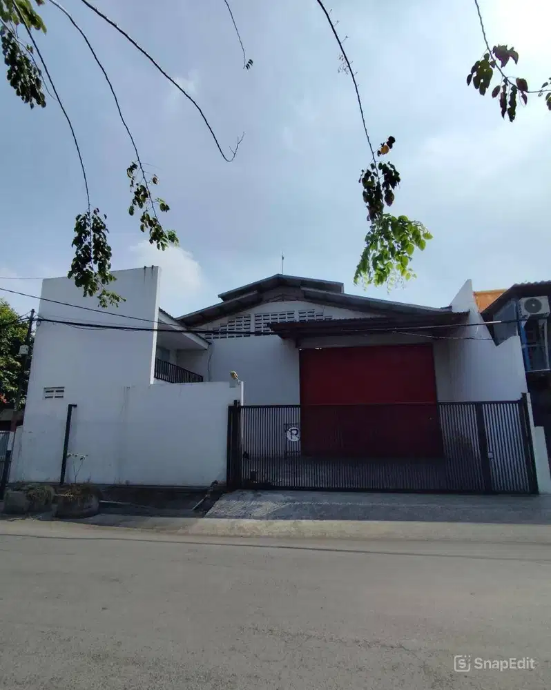 DISEWAKAN GUDANG  LOKASI STRATEGIS DUKUH KUPANG SURABAYA BARAT